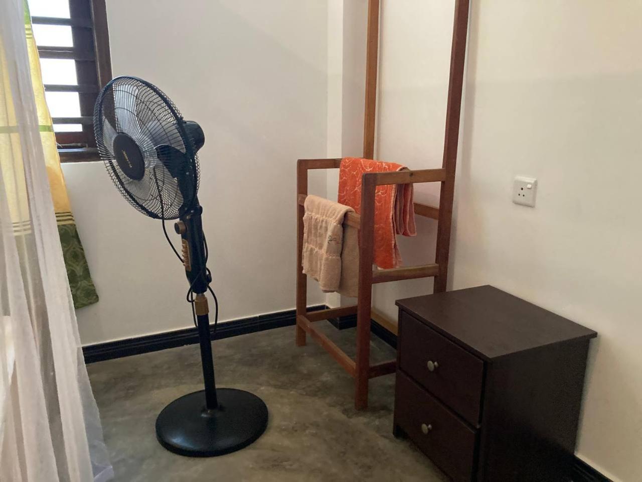 Appartement Hiriketiya Hasmal House à Dikwella Chambre photo